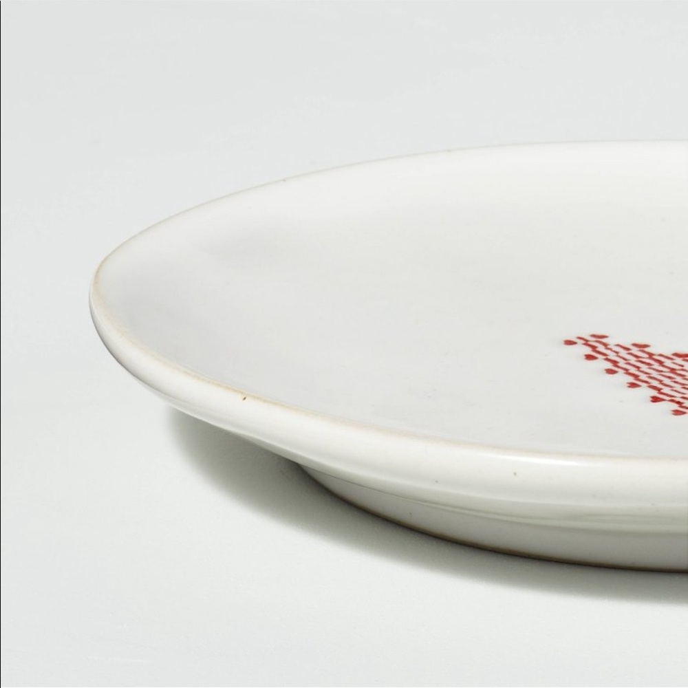 Magnolia etched tree stoneware appetizer plates cream/red - Picture 3 of 4